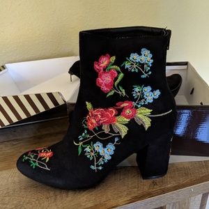 Lady Godiva Stacy  floral ankle boots sz 11/ 12